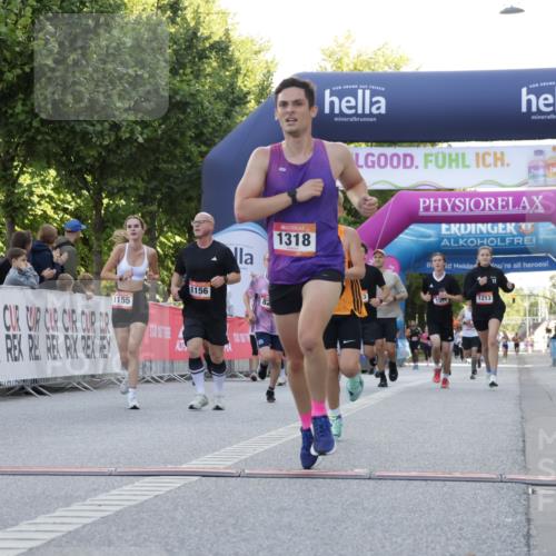 06.09.2026 - CURREX Alsterlauf Yannick Fuchs http://msf.ph/oto/10229737 06.09.2026 11:49:10 Ziel 1057, 1063, 1119, 1142, 1155, 1156, 1214, 1295, 1318, 8042, 8103, 8261 meine-sportfotos.de