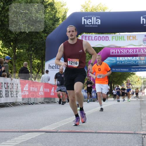 06.09.2026 - CURREX Alsterlauf Yannick Fuchs http://msf.ph/oto/10229769 06.09.2026 11:49:22 Ziel 1060, 1063, 1072, 1078, 1172, 1213, 1216, 1267, 1284, 1285, 1286, 1288, 1294, 8245 meine-sportfotos.de