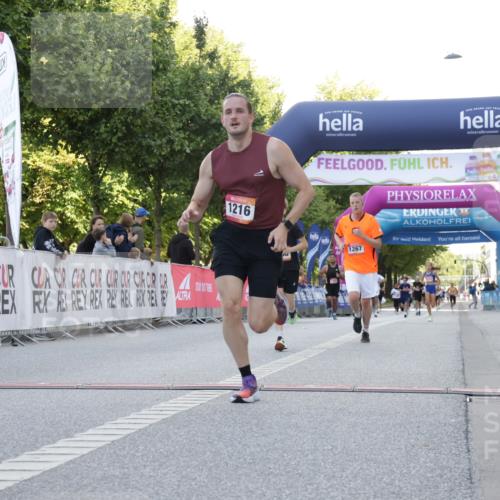 06.09.2026 - CURREX Alsterlauf Yannick Fuchs http://msf.ph/oto/10229772 06.09.2026 11:49:23 Ziel 1060, 1072, 1078, 1172, 1213, 1216, 1267, 1284, 1285, 1286, 1288, 1294, 8245 meine-sportfotos.de