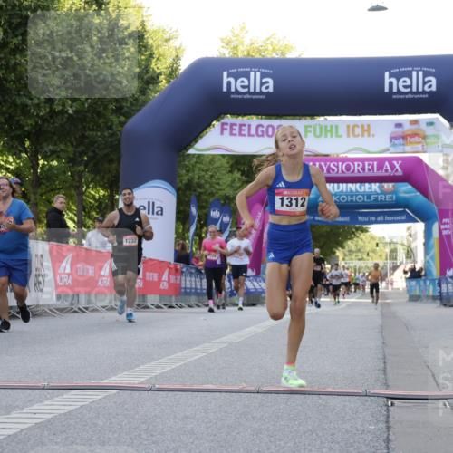 06.09.2026 - CURREX Alsterlauf Yannick Fuchs http://msf.ph/oto/10229787 06.09.2026 11:49:29 Ziel 1060, 1172, 1216, 1232, 1267, 1312, 1320, 8267 meine-sportfotos.de