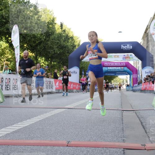 06.09.2026 - CURREX Alsterlauf Yannick Fuchs http://msf.ph/oto/10229792 06.09.2026 11:49:30 Ziel 1060, 1216, 1232, 1267, 1312, 1320, 8267 meine-sportfotos.de