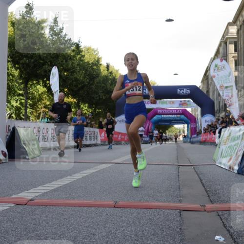 06.09.2026 - CURREX Alsterlauf Yannick Fuchs http://msf.ph/oto/10229794 06.09.2026 11:49:30 Ziel 1060, 1216, 1232, 1267, 1312, 1320, 8267 meine-sportfotos.de