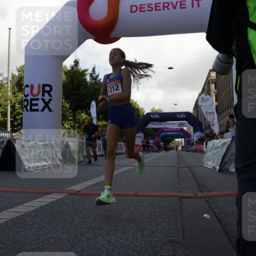 06.09.2026 - CURREX Alsterlauf Yannick Fuchs http://msf.ph/oto/10229797 06.09.2026 11:49:31 Ziel 1060, 1232, 1267, 1312, 1320, 8267 meine-sportfotos.de