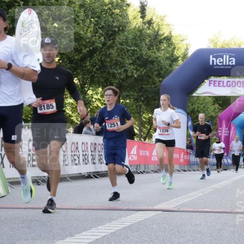 06.09.2026 - CURREX Alsterlauf Yannick Fuchs http://msf.ph/oto/10229813 06.09.2026 11:49:40 Ziel 1012, 1163, 1232, 1249, 1251, 1320, 1328, 1339, 8185 meine-sportfotos.de