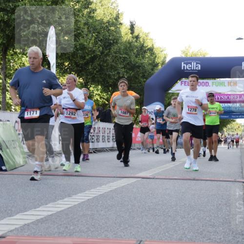 06.09.2026 - CURREX Alsterlauf Yannick Fuchs http://msf.ph/oto/10229871 06.09.2026 11:50:18 Ziel 1031, 1062, 1087, 1140, 1171, 1183, 1228, 1229, 1248, 1278, 1282, 1292, 1336, 1341, 2484, 6390, 8344 meine-sportfotos.de