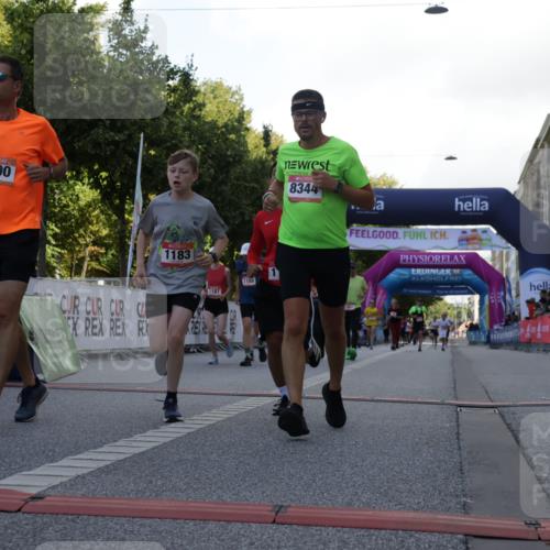 06.09.2026 - CURREX Alsterlauf Yannick Fuchs http://msf.ph/oto/10229877 06.09.2026 11:50:22 Ziel 1067, 1087, 1140, 1159, 1160, 1171, 1183, 1187, 1188, 1248, 1278, 1282, 1292, 1336, 2484, 6390, 8344 meine-sportfotos.de