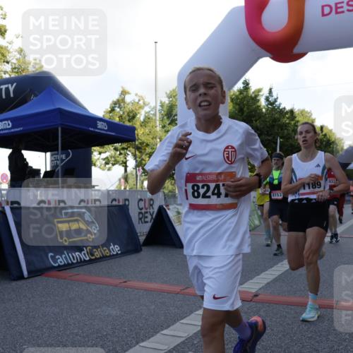 06.09.2026 - CURREX Alsterlauf Yannick Fuchs http://msf.ph/oto/10229896 06.09.2026 11:50:33 Ziel 1030, 1033, 1036, 1055, 1067, 1084, 1159, 1160, 1174, 1189, 1203, 1319, 1344, 8136, 8247 meine-sportfotos.de