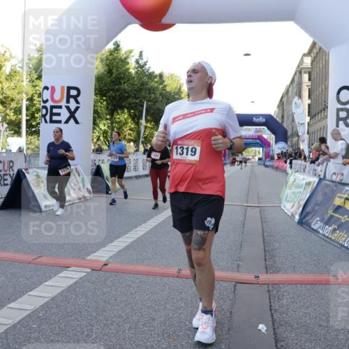 06.09.2026 - CURREX Alsterlauf Yannick Fuchs http://msf.ph/oto/10229907 06.09.2026 11:50:35 Ziel 1030, 1033, 1036, 1055, 1084, 1174, 1189, 1203, 1319, 1344, 8136, 8247 meine-sportfotos.de