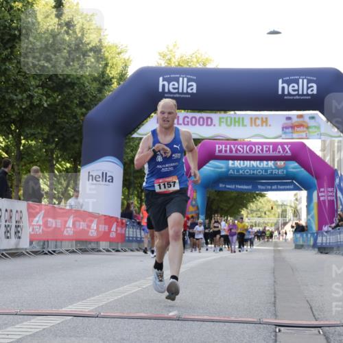 06.09.2026 - CURREX Alsterlauf Yannick Fuchs http://msf.ph/oto/10229920 06.09.2026 11:50:48 Ziel 1149, 1157, 1199, 1234, 1299, 8090 meine-sportfotos.de