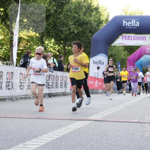 06.09.2026 - CURREX Alsterlauf Yannick Fuchs http://msf.ph/oto/10229943 06.09.2026 11:51:03 Ziel 1235, 1241, 1296, 1302, 8162, 8346 meine-sportfotos.de