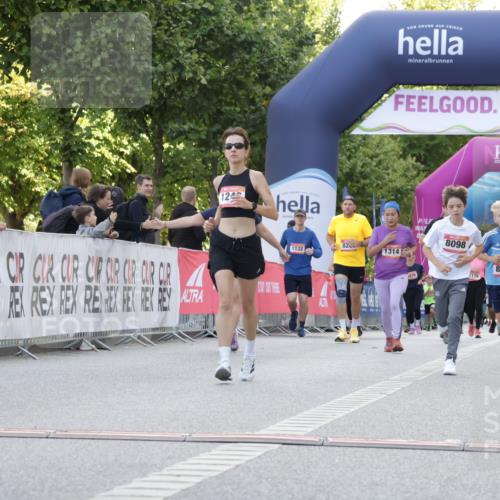 06.09.2026 - CURREX Alsterlauf Yannick Fuchs http://msf.ph/oto/10229947 06.09.2026 11:51:06 Ziel 1235, 1241, 1246, 1296, 8098, 8162, 8251, 8346 meine-sportfotos.de