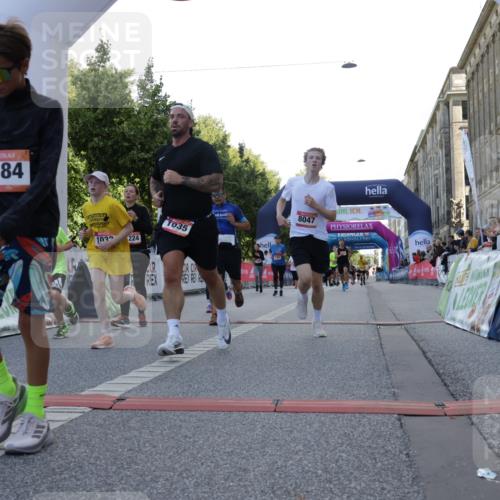 06.09.2026 - CURREX Alsterlauf Yannick Fuchs http://msf.ph/oto/10229983 06.09.2026 11:51:25 Ziel 1032, 1035, 1103, 1129, 1148, 1178, 1179, 1180, 1224, 1300, 1301, 1343, 8047, 8172, 8184, 8208, 8335 meine-sportfotos.de