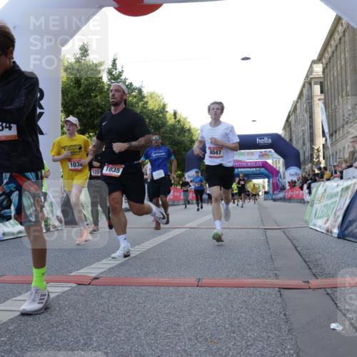 06.09.2026 - CURREX Alsterlauf Yannick Fuchs http://msf.ph/oto/10229984 06.09.2026 11:51:25 Ziel 1032, 1035, 1103, 1129, 1148, 1178, 1179, 1180, 1224, 1300, 1301, 1343, 8047, 8172, 8184, 8208, 8335 meine-sportfotos.de