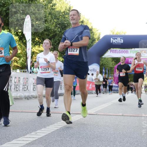 06.09.2026 - CURREX Alsterlauf Yannick Fuchs http://msf.ph/oto/10230025 06.09.2026 11:51:43 Ziel 1056, 1083, 1089, 1090, 1135, 1162, 1194, 1226, 1257, 1315, 1345, 1347, 8159, 8327 meine-sportfotos.de