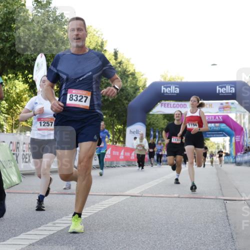 06.09.2026 - CURREX Alsterlauf Yannick Fuchs http://msf.ph/oto/10230028 06.09.2026 11:51:44 Ziel 1056, 1083, 1089, 1090, 1135, 1194, 1226, 1257, 1315, 1345, 1347, 8159, 8327 meine-sportfotos.de