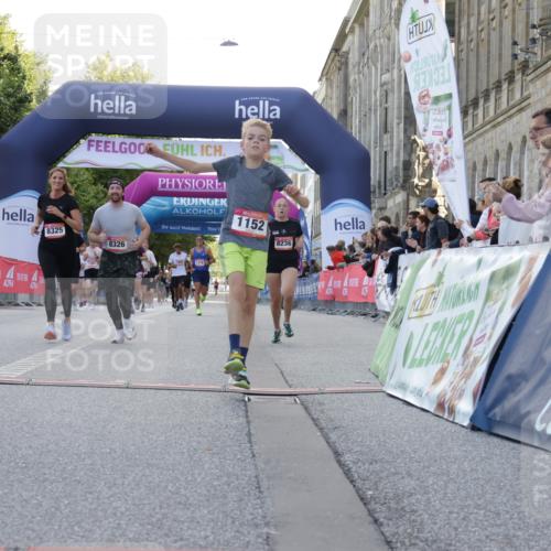 06.09.2026 - CURREX Alsterlauf Yannick Fuchs http://msf.ph/oto/10230047 06.09.2026 11:51:54 Ziel 1118, 1123, 1152, 1200, 1240, 1254, 1303, 1327, 1347, 8236, 8325, 8326 meine-sportfotos.de
