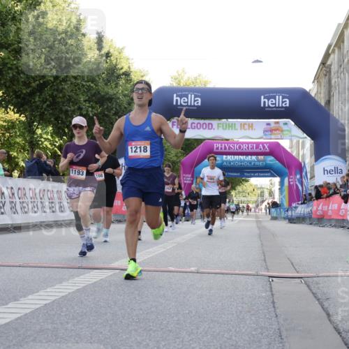 06.09.2026 - CURREX Alsterlauf Yannick Fuchs http://msf.ph/oto/10230062 06.09.2026 11:52:00 Ziel 1085, 1108, 1123, 1152, 1193, 1200, 1218, 1240, 1303, 1327, 8138, 8236, 8325, 8326 meine-sportfotos.de