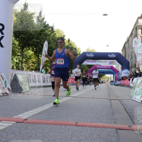 06.09.2026 - CURREX Alsterlauf Yannick Fuchs http://msf.ph/oto/10230066 06.09.2026 11:52:01 Ziel 1085, 1108, 1152, 1193, 1200, 1218, 1240, 1303, 1327, 8138, 8236, 8325, 8326 meine-sportfotos.de