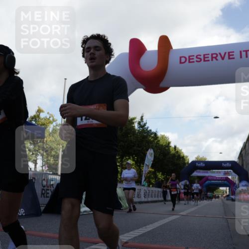 06.09.2026 - CURREX Alsterlauf Yannick Fuchs http://msf.ph/oto/10230083 06.09.2026 11:52:11 Ziel 1085, 1108, 1154, 1210, 1244, 1261, 1262, 1279, 1330, 8138 meine-sportfotos.de