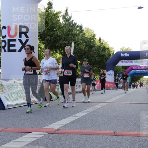 06.09.2026 - CURREX Alsterlauf Yannick Fuchs http://msf.ph/oto/10230087 06.09.2026 11:52:17 Ziel 1059, 1120, 1186, 1205, 1206, 1210, 1215, 1244, 1266, 1304, 1330 meine-sportfotos.de