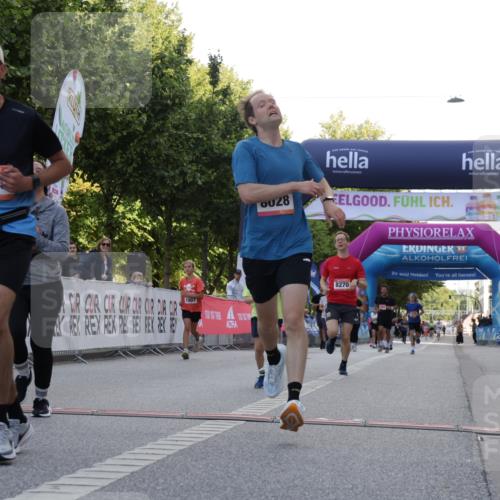 06.09.2026 - CURREX Alsterlauf Yannick Fuchs http://msf.ph/oto/10230111 06.09.2026 11:52:33 Ziel 1007, 1020, 1075, 1076, 1139, 8028, 8202, 8269, 8270 meine-sportfotos.de