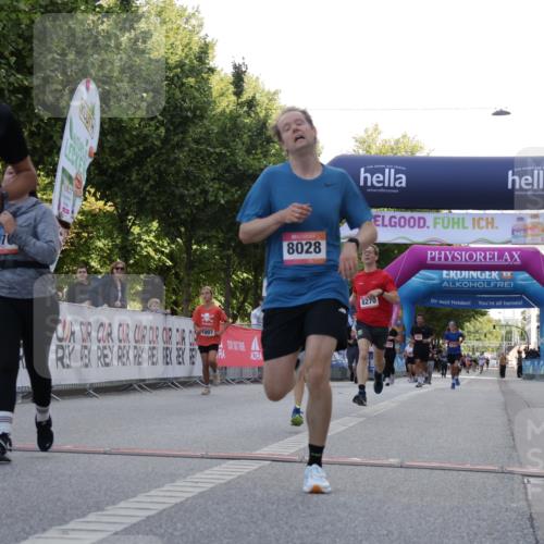 06.09.2026 - CURREX Alsterlauf Yannick Fuchs http://msf.ph/oto/10230112 06.09.2026 11:52:34 Ziel 1007, 1075, 1076, 1139, 8028, 8202, 8269, 8270 meine-sportfotos.de
