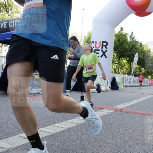 06.09.2026 - CURREX Alsterlauf Yannick Fuchs http://msf.ph/oto/10230121 06.09.2026 11:52:36 Ziel 1007, 1075, 1076, 1139, 8028, 8202, 8269, 8270 meine-sportfotos.de