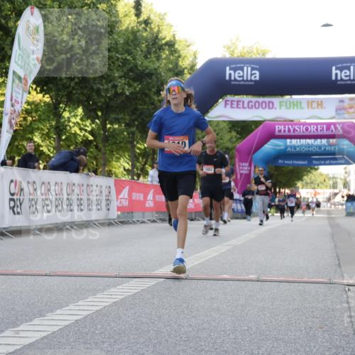 06.09.2026 - CURREX Alsterlauf Yannick Fuchs http://msf.ph/oto/10230131 06.09.2026 11:52:41 Ziel 1007, 1082, 1310, 8028, 8269, 8270 meine-sportfotos.de