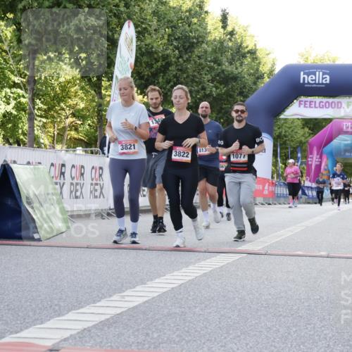 06.09.2026 - CURREX Alsterlauf Yannick Fuchs http://msf.ph/oto/10230147 06.09.2026 11:52:49 Ziel 1061, 1077, 1082, 1310, 1340, 3821, 3822, 8016, 8137 meine-sportfotos.de