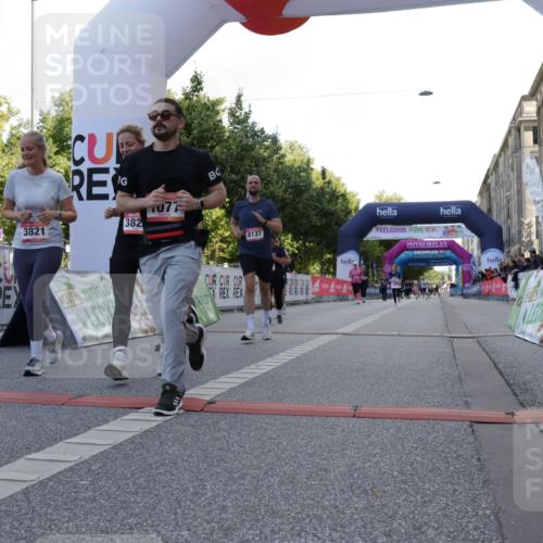 06.09.2026 - CURREX Alsterlauf Yannick Fuchs http://msf.ph/oto/10230155 06.09.2026 11:52:52 Ziel 1061, 1077, 1082, 1340, 3821, 3822, 8016, 8137 meine-sportfotos.de