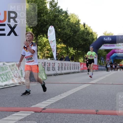 06.09.2026 - CURREX Alsterlauf Yannick Fuchs http://msf.ph/oto/10230183 06.09.2026 11:53:06 Ziel 1001, 1040, 1184, 1202, 1293, 4802, 8155, 8300 meine-sportfotos.de