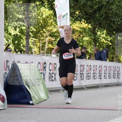 06.09.2026 - CURREX Alsterlauf Yannick Fuchs http://msf.ph/oto/10230194 06.09.2026 11:53:09 Ziel 1040, 1184, 1202, 1293, 4802, 8155, 8300 meine-sportfotos.de