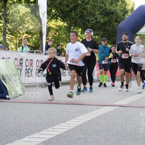 06.09.2026 - CURREX Alsterlauf Yannick Fuchs http://msf.ph/oto/10230213 06.09.2026 11:53:18 Ziel 1034, 1096, 1114, 1115, 1317, 1329, 8048 meine-sportfotos.de