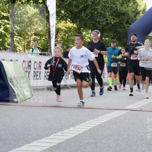 06.09.2026 - CURREX Alsterlauf Yannick Fuchs http://msf.ph/oto/10230214 06.09.2026 11:53:18 Ziel 1034, 1096, 1114, 1115, 1317, 1329, 8048 meine-sportfotos.de
