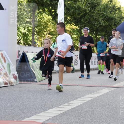 06.09.2026 - CURREX Alsterlauf Yannick Fuchs http://msf.ph/oto/10230218 06.09.2026 11:53:19 Ziel 1026, 1034, 1096, 1114, 1115, 1130, 1317, 1329, 8048 meine-sportfotos.de