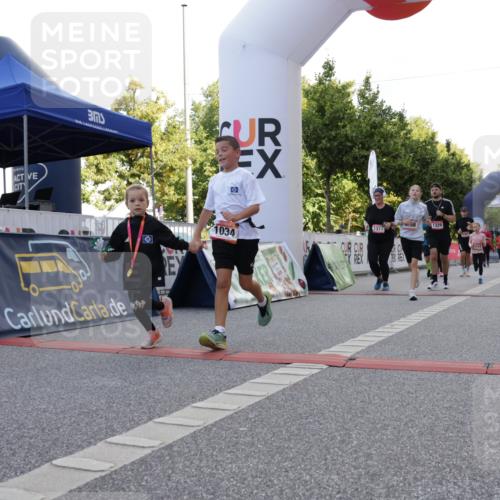 06.09.2026 - CURREX Alsterlauf Yannick Fuchs http://msf.ph/oto/10230227 06.09.2026 11:53:20 Ziel 1026, 1034, 1095, 1096, 1114, 1115, 1130, 1317, 1329, 8048 meine-sportfotos.de