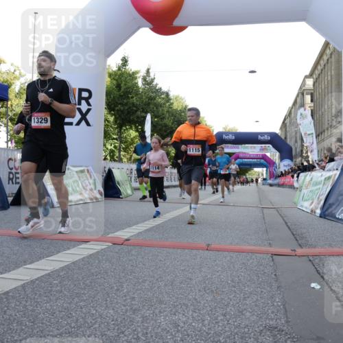 06.09.2026 - CURREX Alsterlauf Yannick Fuchs http://msf.ph/oto/10230239 06.09.2026 11:53:23 Ziel 1026, 1034, 1095, 1096, 1114, 1115, 1130, 1317, 1329, 1333, 8046, 8048, 8070 meine-sportfotos.de