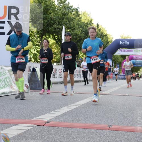 06.09.2026 - CURREX Alsterlauf Yannick Fuchs http://msf.ph/oto/10230246 06.09.2026 11:53:25 Ziel 1026, 1034, 1095, 1096, 1114, 1115, 1130, 1173, 1317, 1329, 1333, 3755, 8046, 8048, 8070 meine-sportfotos.de
