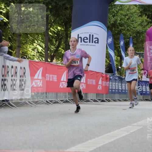 06.09.2026 - CURREX Alsterlauf Yannick Fuchs http://msf.ph/oto/10230274 06.09.2026 11:53:35 Ziel 1173, 1250, 1333, 1334, 3755, 8070, 8261 meine-sportfotos.de
