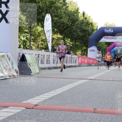 06.09.2026 - CURREX Alsterlauf Yannick Fuchs http://msf.ph/oto/10230280 06.09.2026 11:53:37 Ziel 1066, 1081, 1111, 1250, 1334, 8261 meine-sportfotos.de