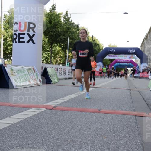 06.09.2026 - CURREX Alsterlauf Yannick Fuchs http://msf.ph/oto/10230296 06.09.2026 11:53:41 Ziel 1066, 1081, 1111, 8261 meine-sportfotos.de