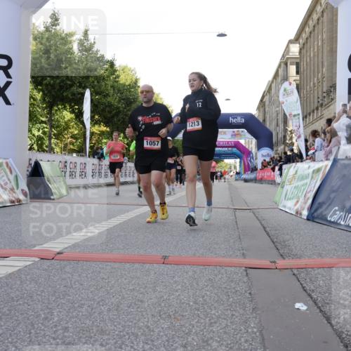 06.09.2026 - CURREX Alsterlauf Yannick Fuchs http://msf.ph/oto/10230314 06.09.2026 11:53:48 Ziel 1037, 1038, 1057, 1066, 1068, 1069, 1081, 1111, 1124, 1213 meine-sportfotos.de