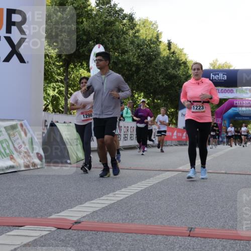 06.09.2026 - CURREX Alsterlauf Yannick Fuchs http://msf.ph/oto/10230336 06.09.2026 11:53:56 Ziel 1006, 1018, 1037, 1038, 1068, 1069, 1124, 1150, 1223, 1291, 1298, 1305, 8139 meine-sportfotos.de