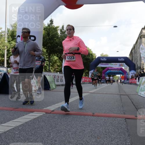 06.09.2026 - CURREX Alsterlauf Yannick Fuchs http://msf.ph/oto/10230339 06.09.2026 11:53:58 Ziel 1006, 1018, 1068, 1069, 1098, 1124, 1150, 1223, 1291, 1298, 1305, 8139 meine-sportfotos.de