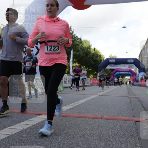 06.09.2026 - CURREX Alsterlauf Yannick Fuchs http://msf.ph/oto/10230342 06.09.2026 11:53:58 Ziel 1006, 1018, 1068, 1069, 1098, 1124, 1150, 1223, 1291, 1298, 1305, 8139 meine-sportfotos.de