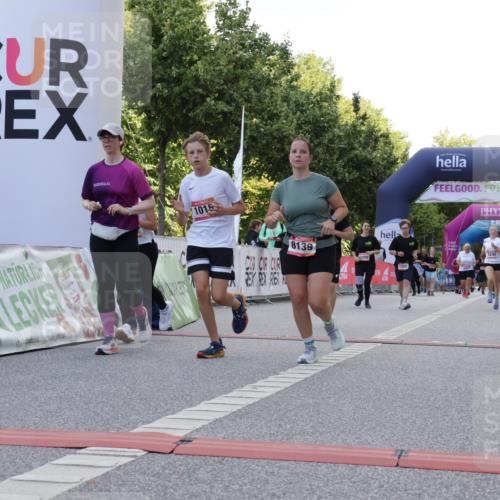 06.09.2026 - CURREX Alsterlauf Yannick Fuchs http://msf.ph/oto/10230347 06.09.2026 11:54:01 Ziel 1006, 1018, 1098, 1150, 1223, 1249, 1267, 1291, 1298, 1305, 8139, 8245 meine-sportfotos.de