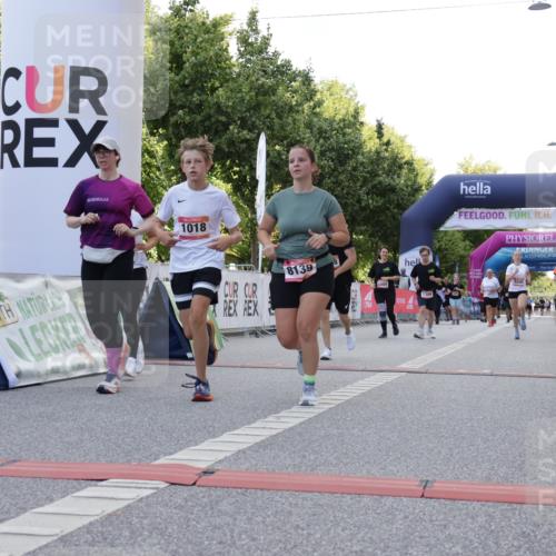 06.09.2026 - CURREX Alsterlauf Yannick Fuchs http://msf.ph/oto/10230349 06.09.2026 11:54:01 Ziel 1006, 1018, 1098, 1150, 1223, 1249, 1267, 1291, 1298, 1305, 8139, 8245 meine-sportfotos.de