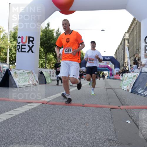 06.09.2026 - CURREX Alsterlauf Yannick Fuchs http://msf.ph/oto/10230364 06.09.2026 11:54:06 Ziel 1018, 1063, 1098, 1150, 1232, 1249, 1267, 1291, 1309, 8139, 8245 meine-sportfotos.de