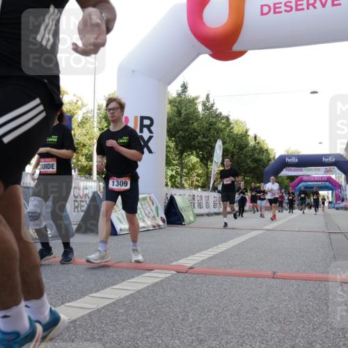 06.09.2026 - CURREX Alsterlauf Yannick Fuchs http://msf.ph/oto/10230379 06.09.2026 11:54:10 Ziel 1063, 1098, 1209, 1232, 1249, 1267, 1308, 1309, 8245 meine-sportfotos.de