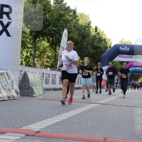 06.09.2026 - CURREX Alsterlauf Yannick Fuchs http://msf.ph/oto/10230382 06.09.2026 11:54:13 Ziel 1063, 1192, 1209, 1232, 1249, 1308, 1309, 1322, 1323, 8018 meine-sportfotos.de